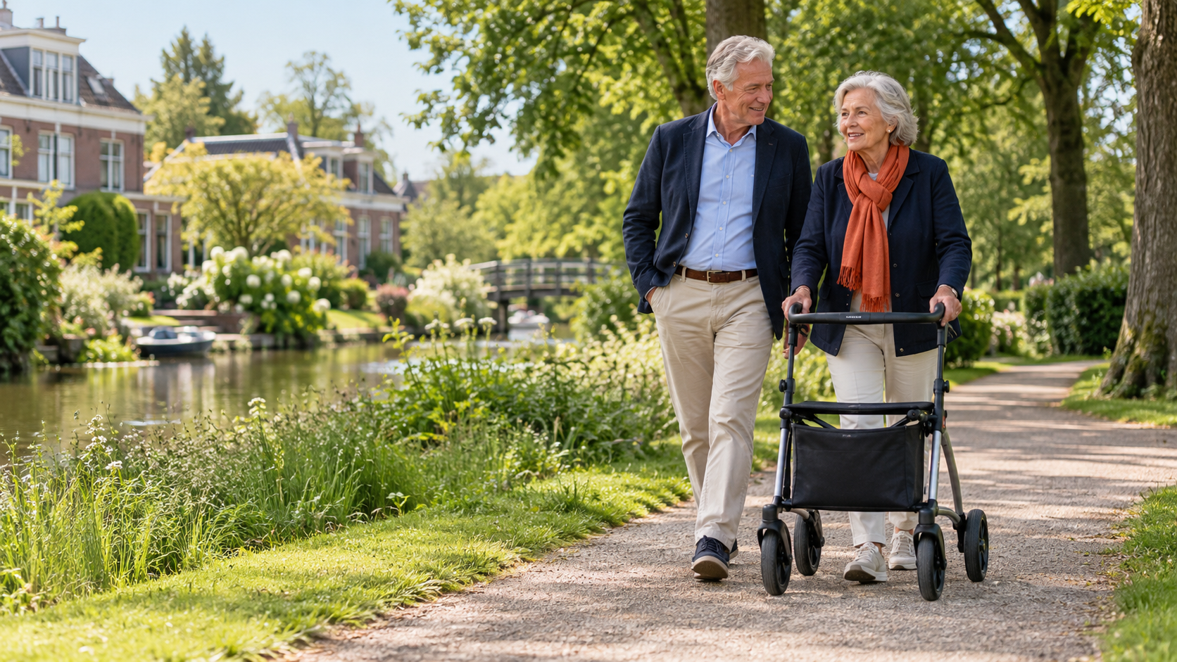 Actieve senioren wandelen zelfstandig met een rollator